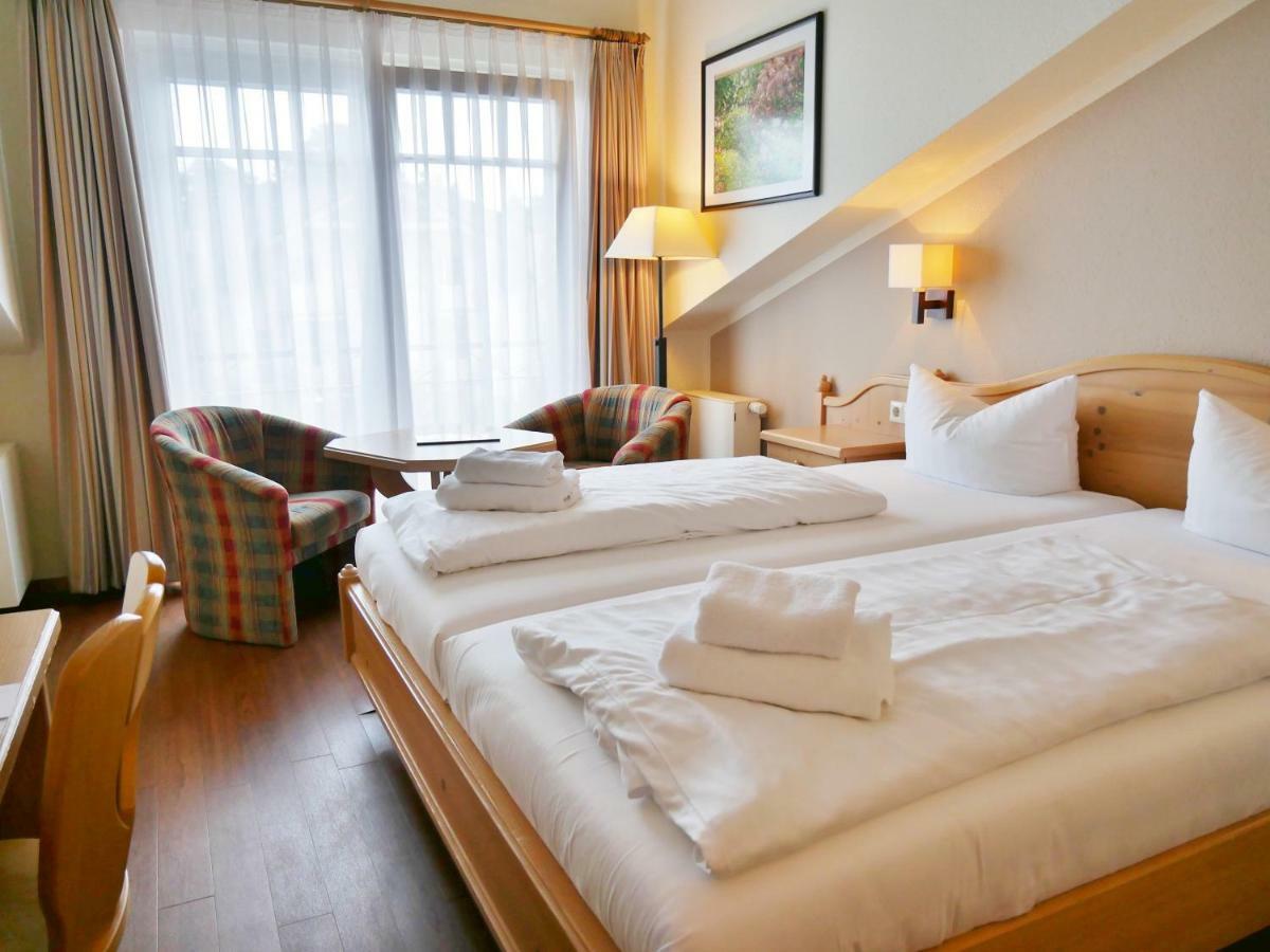 R&R Hotel Strandallee Baabe Extérieur photo