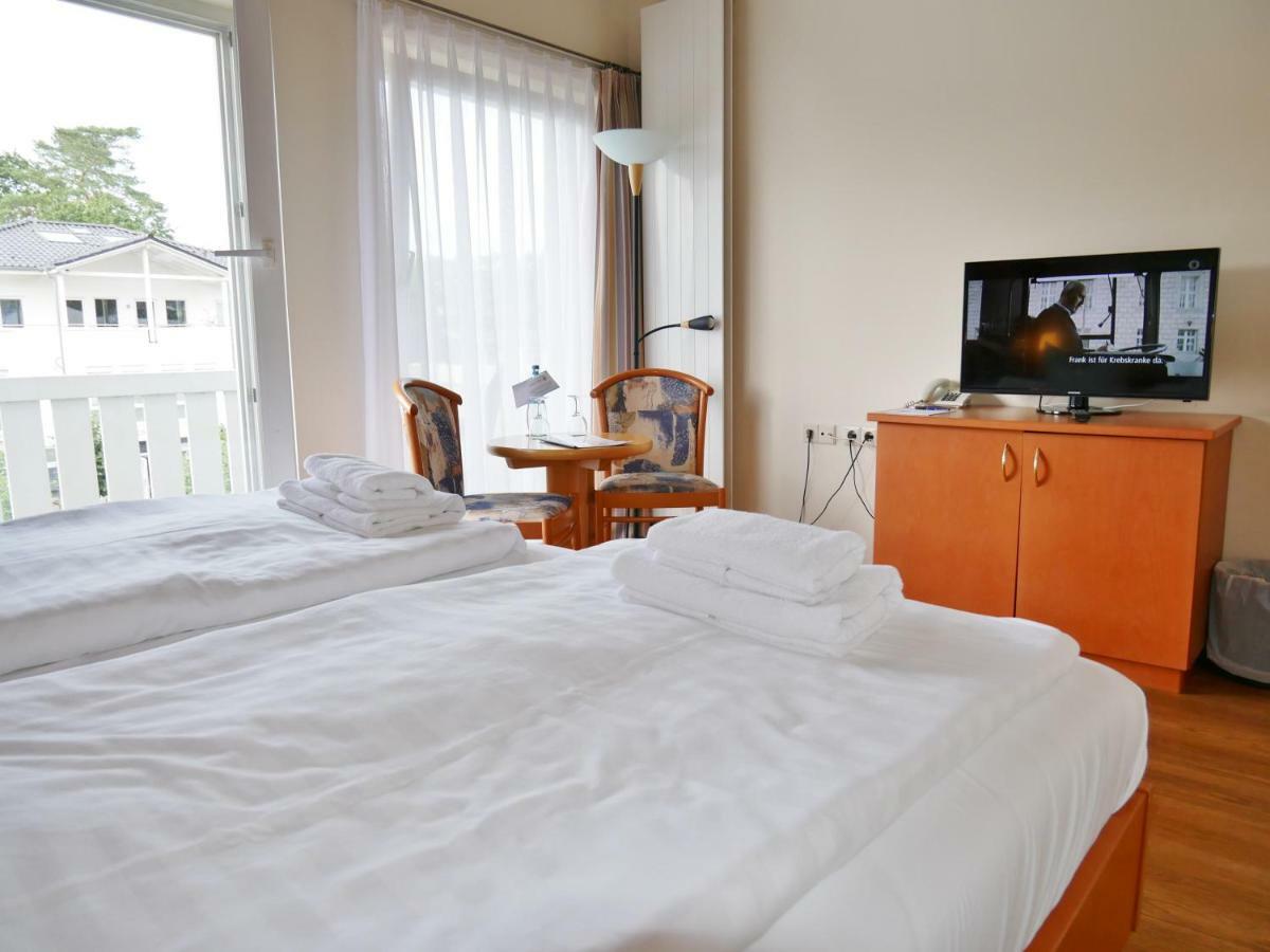 R&R Hotel Strandallee Baabe Extérieur photo